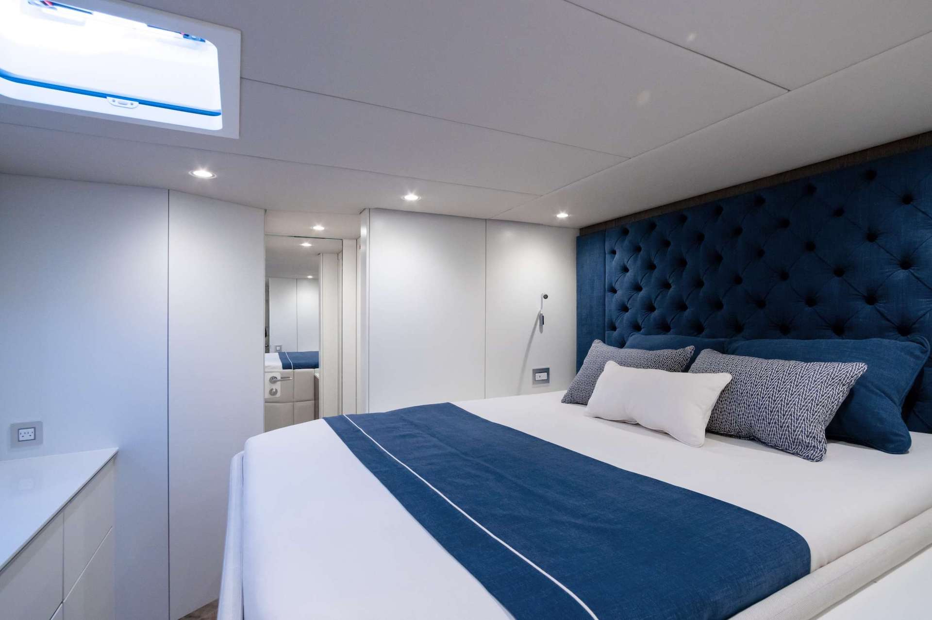 crewed yacht charter Unwavering guest cabin
