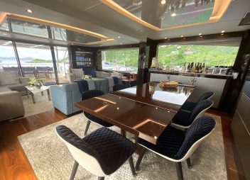 luxury crewed yacht charter Synergy dining