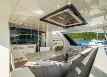 luxury yach charter Chillaxin aft dining