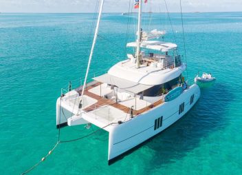 luxury yacht charter Unwavering