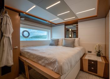 yacht charter Chillaxin guest cabin