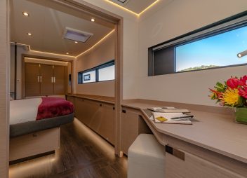 yacht charter Colibri Master cabin