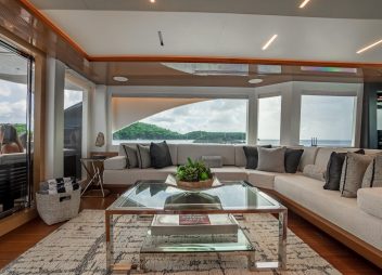 yacht charter main salon Chillaxin seating