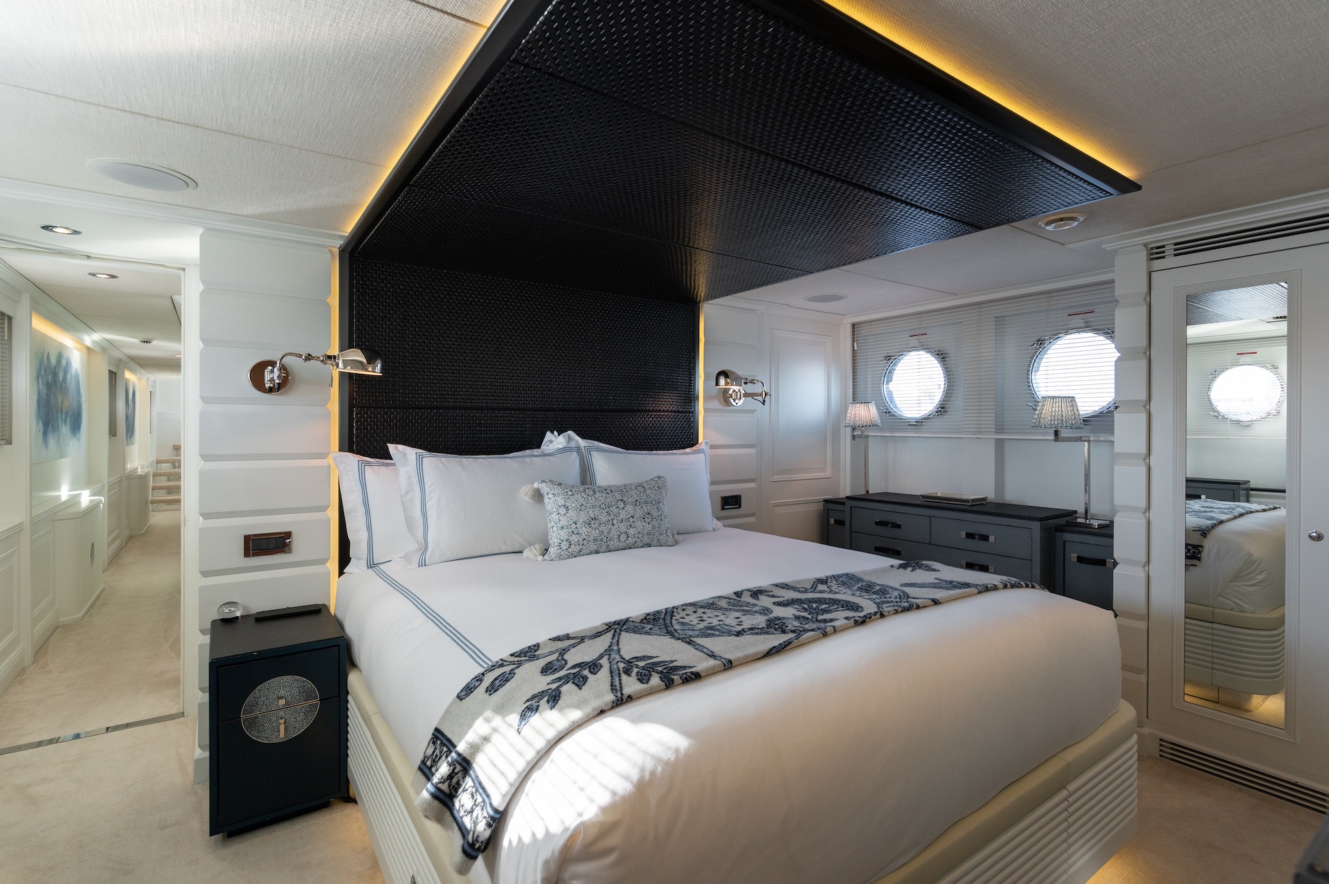 luxury barge wonderland master cabin