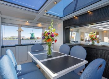 luxury cruise wonderland dining