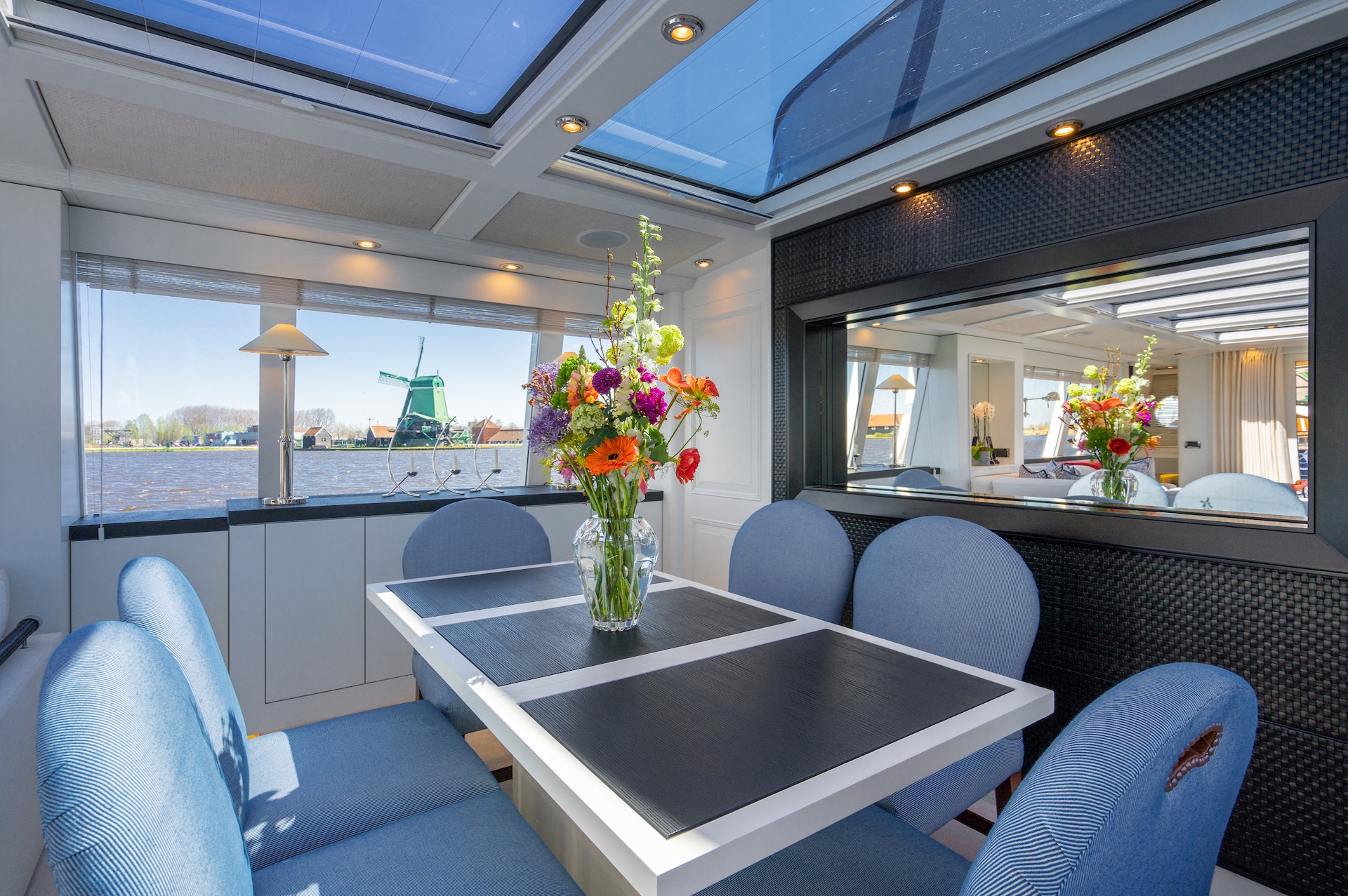 luxury cruise wonderland dining