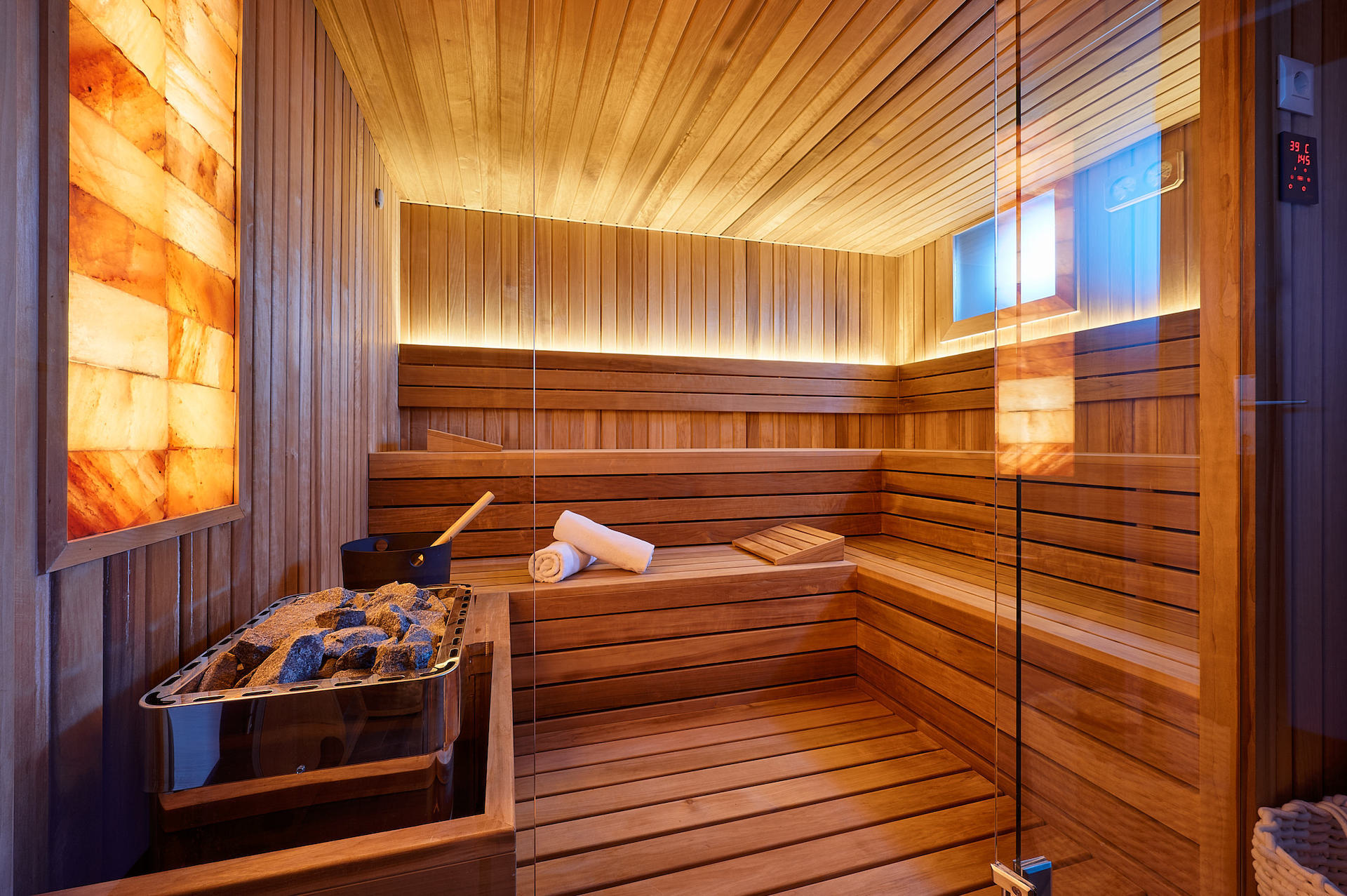 luxury yacht charter sauna Lupus Mare