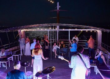 yacht charter Lupus Mare deck party
