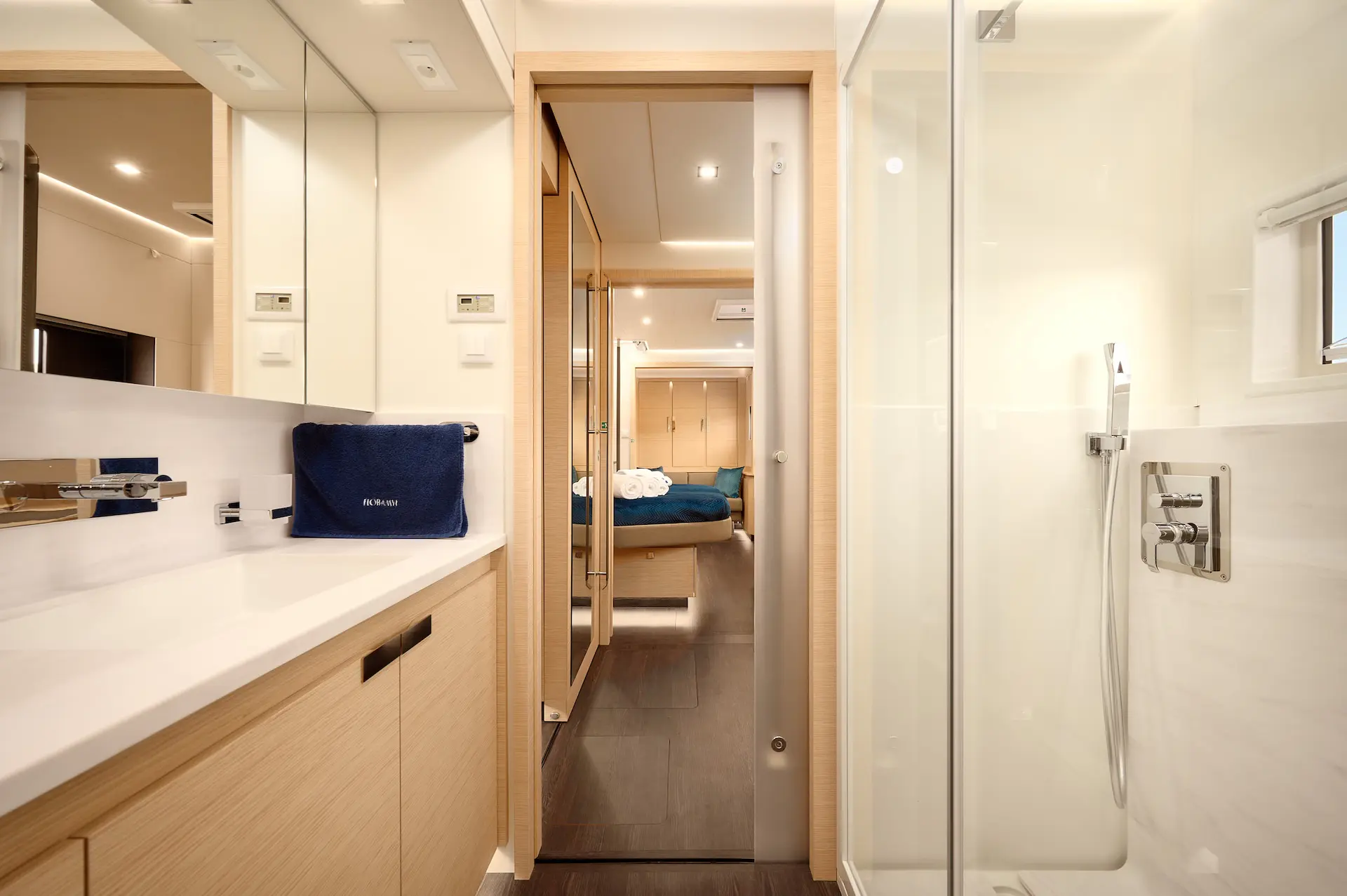 catamaran charter floramye master cabin