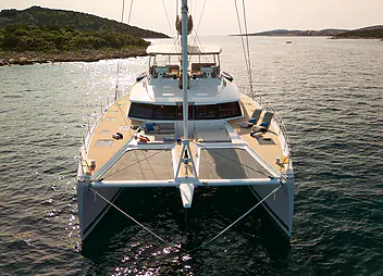 Yacht Charter Floramye