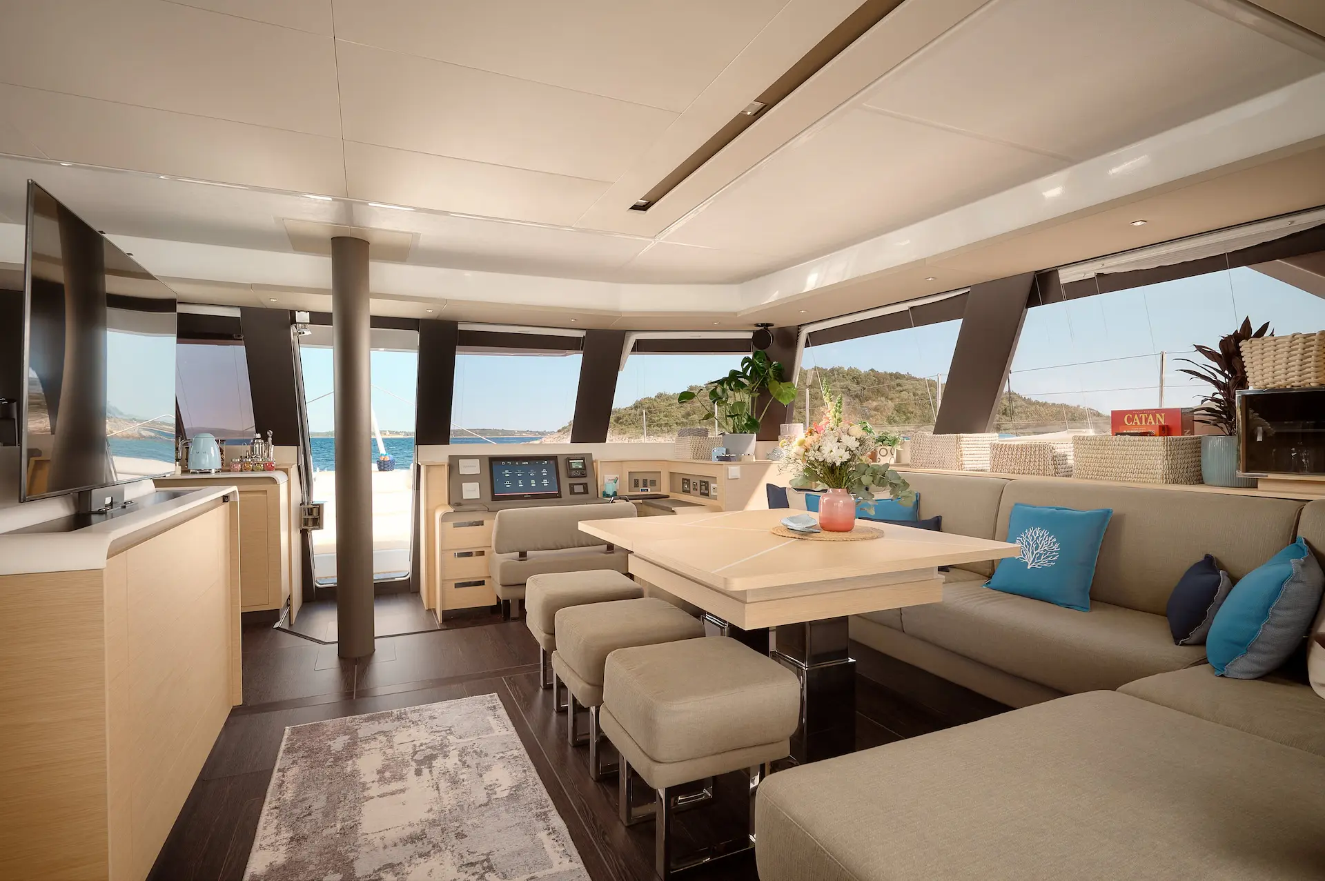 luxury yacht charter floramye saloon