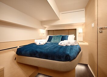 yacht charter floramye double cabin