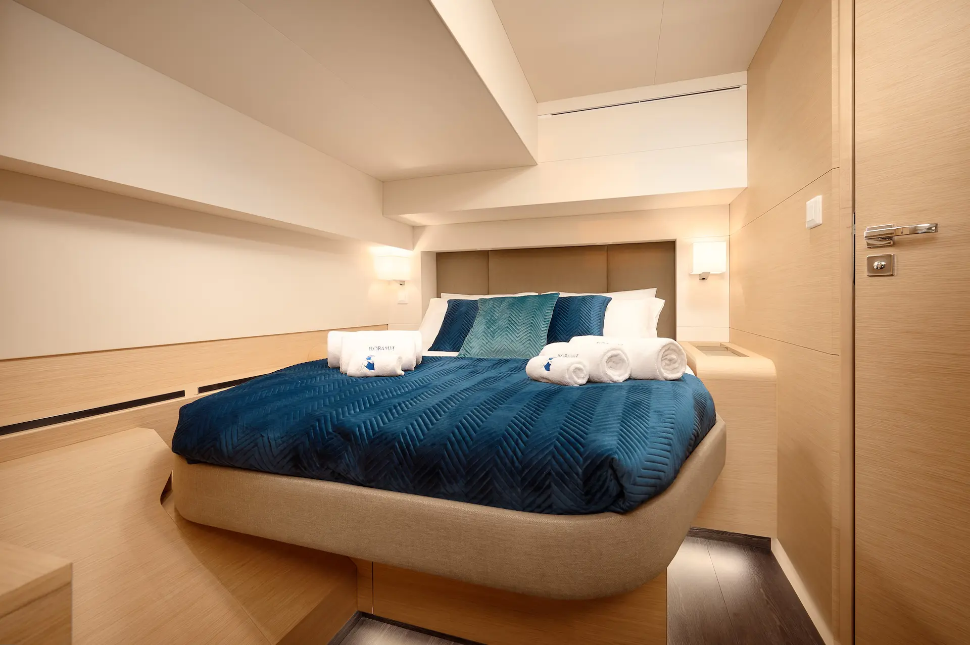 yacht charter floramye double cabin