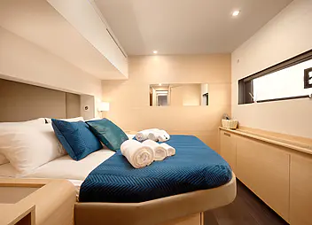 yacht charter floramye guest cabin