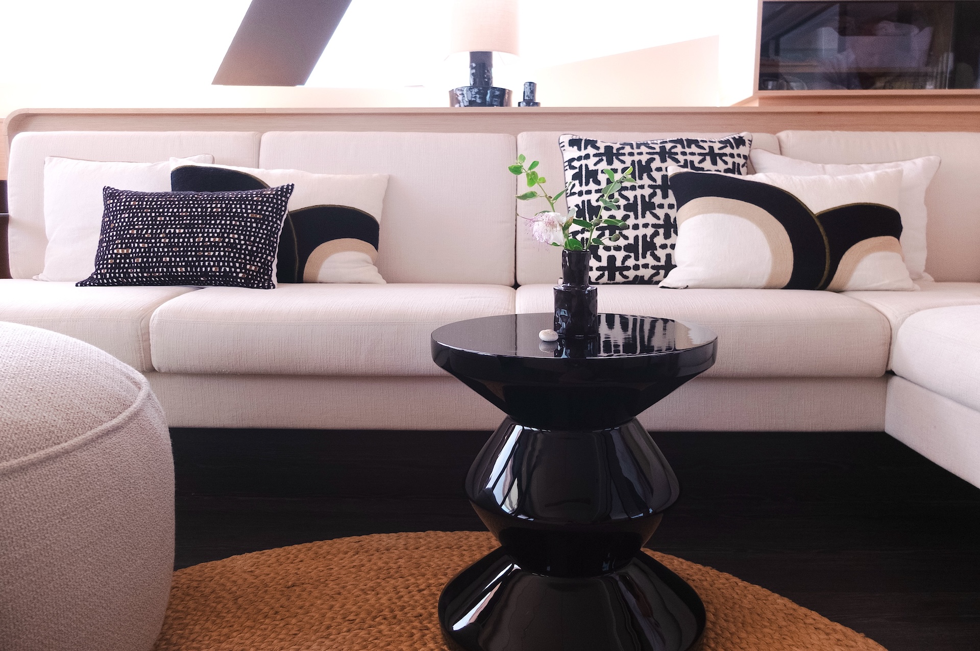 croatia yacht charter solomar saloon seating