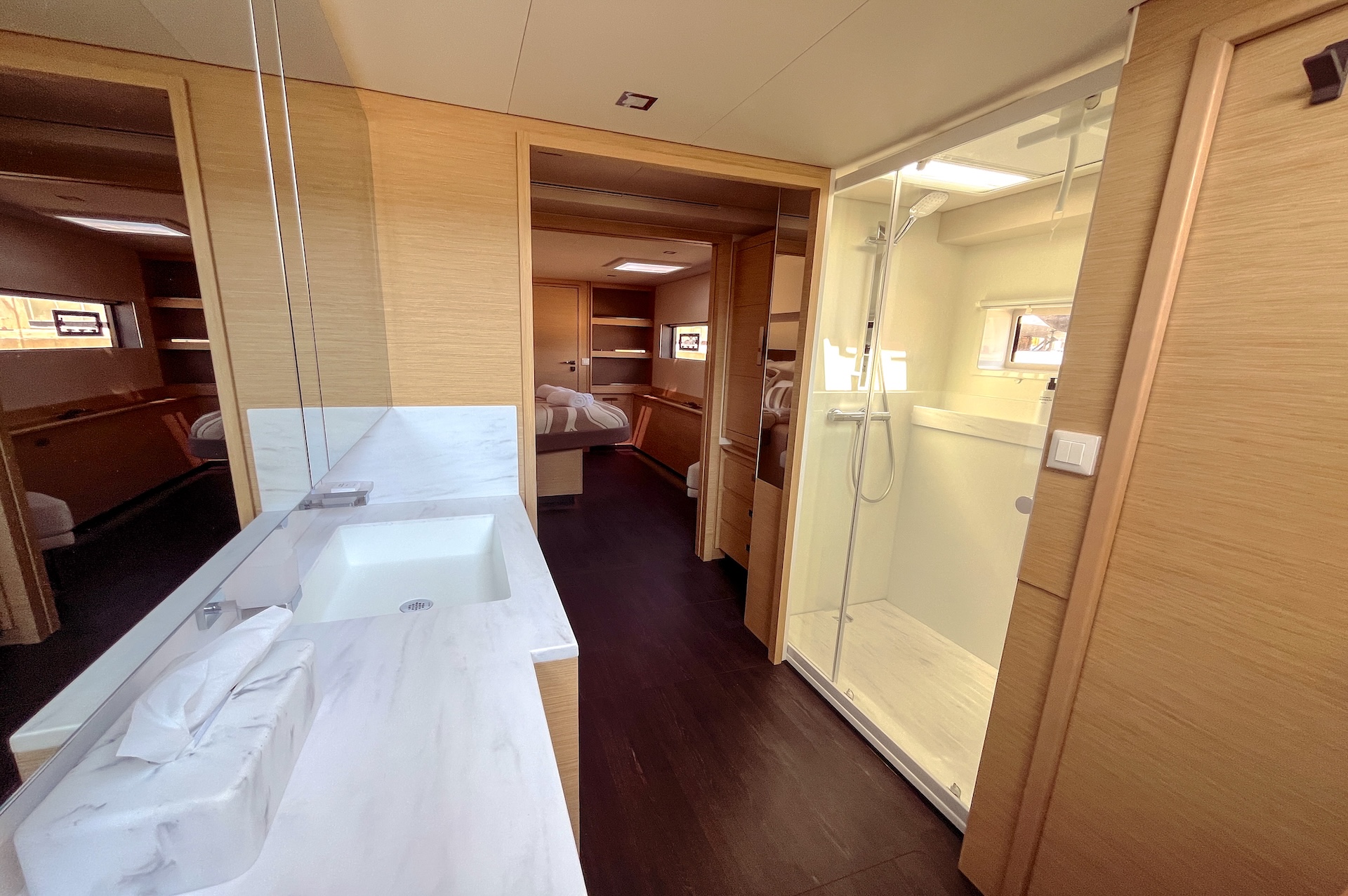 croatian yacht charter Solomar bathroom