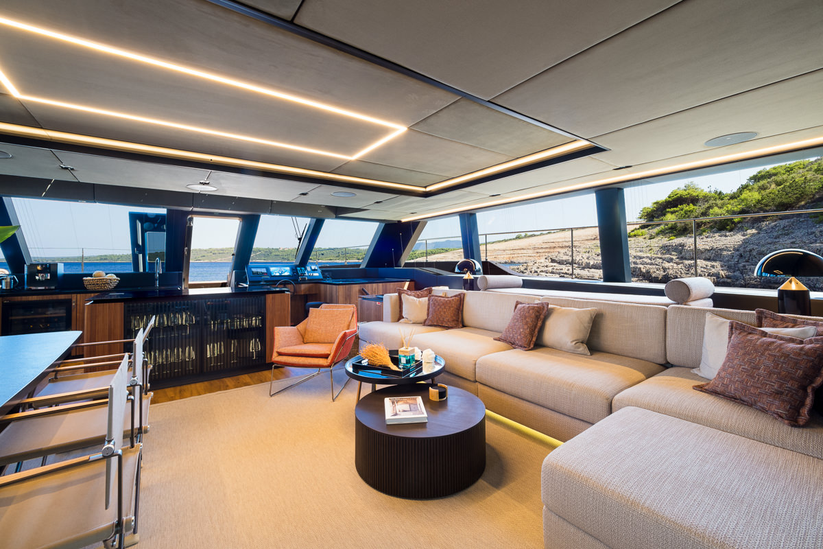 luxury yacht charter amber one anchor