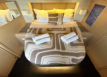 luxury yacht charter solomar croatia cabin
