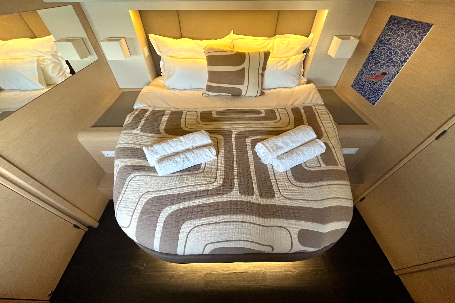 luxury yacht charter solomar croatia cabin