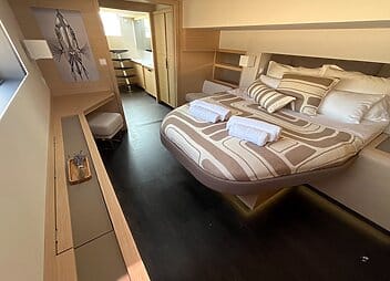 yacht charter Solomar cabin