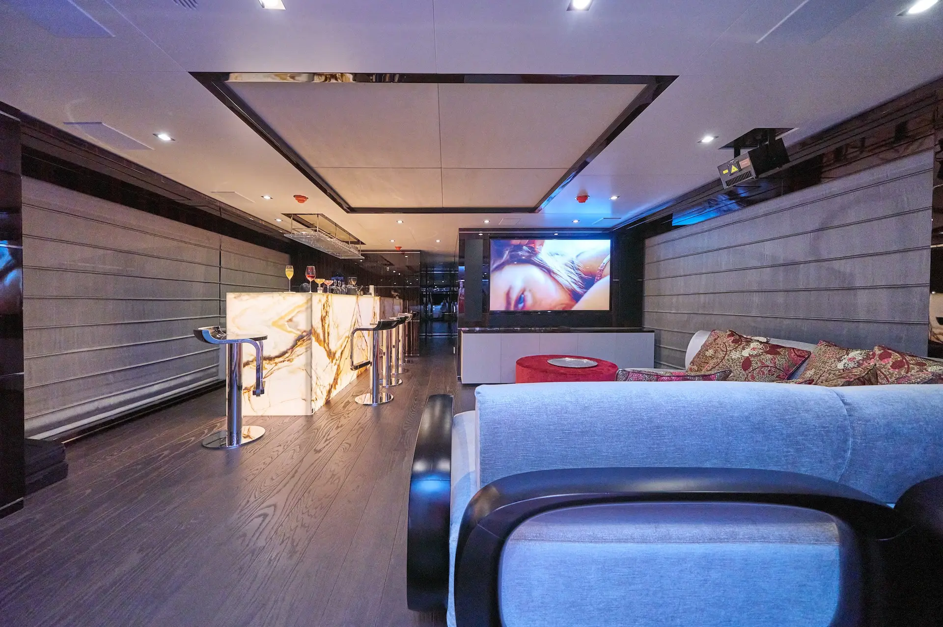 yacht sky lounge happy me