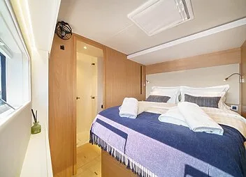 catamaran yacht charter farben cabin