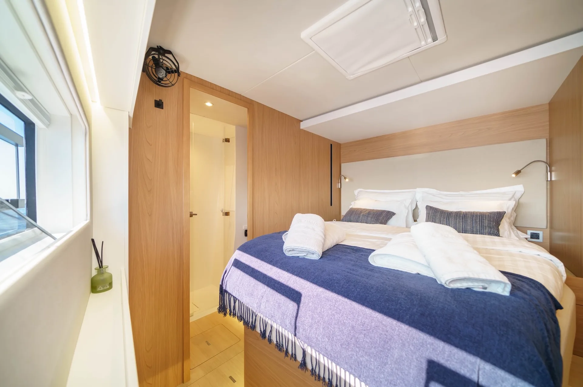 catamaran yacht charter farben cabin