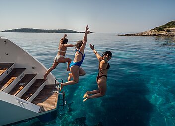 luxury yacht charter baza croatia