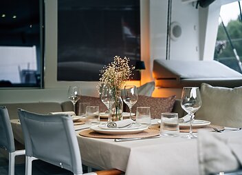luxury yacht charter baza dinning