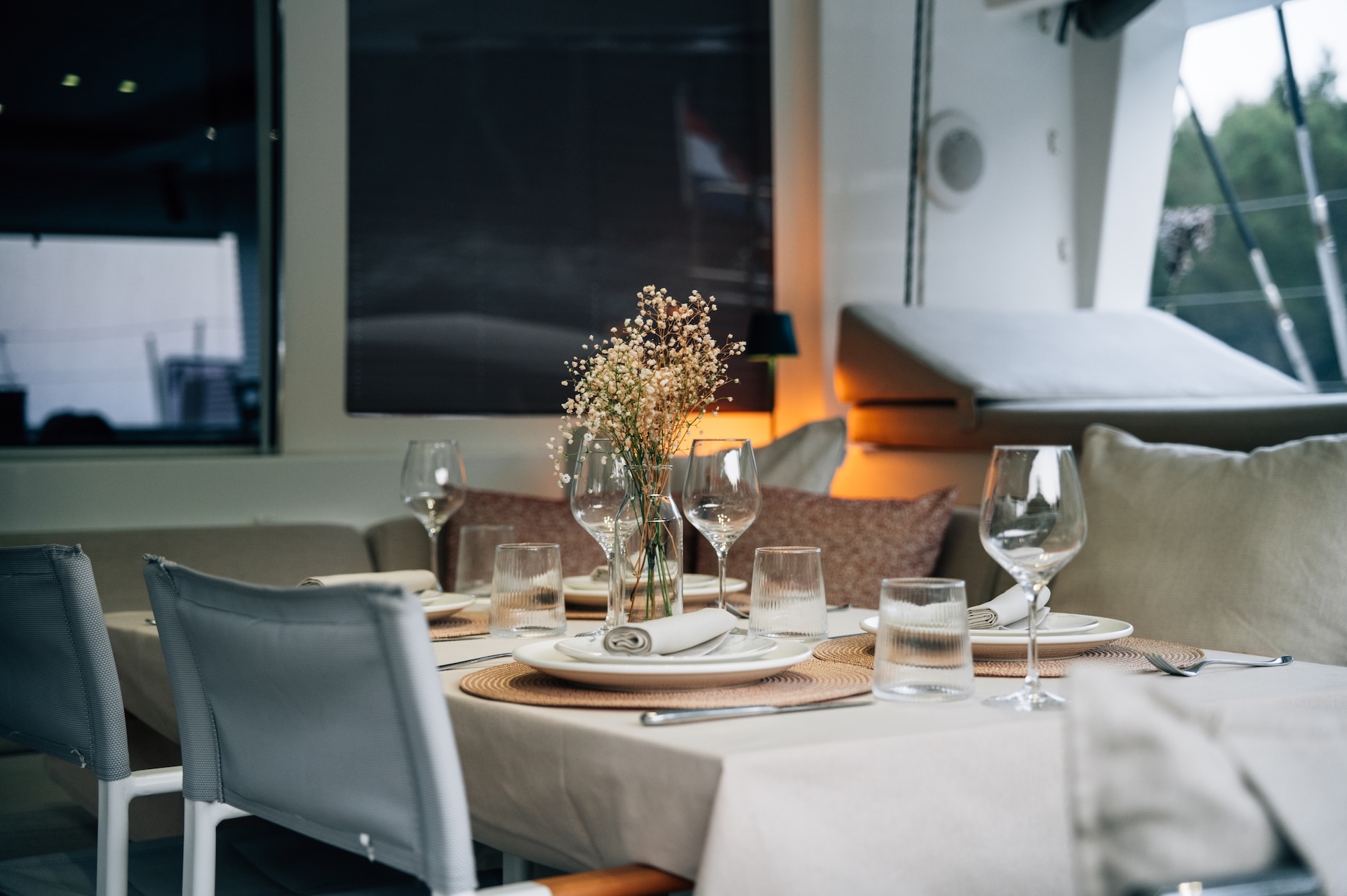 luxury yacht charter baza dinning