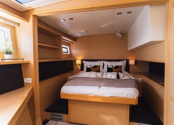 yacht charter baza cabin