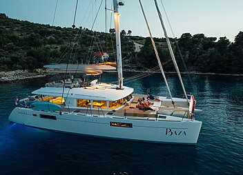 yacht charter baza cinema
