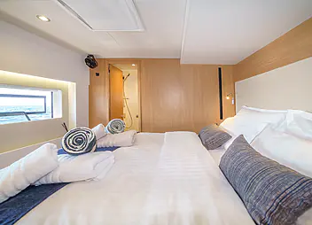 luxury yacht charter farben cabin