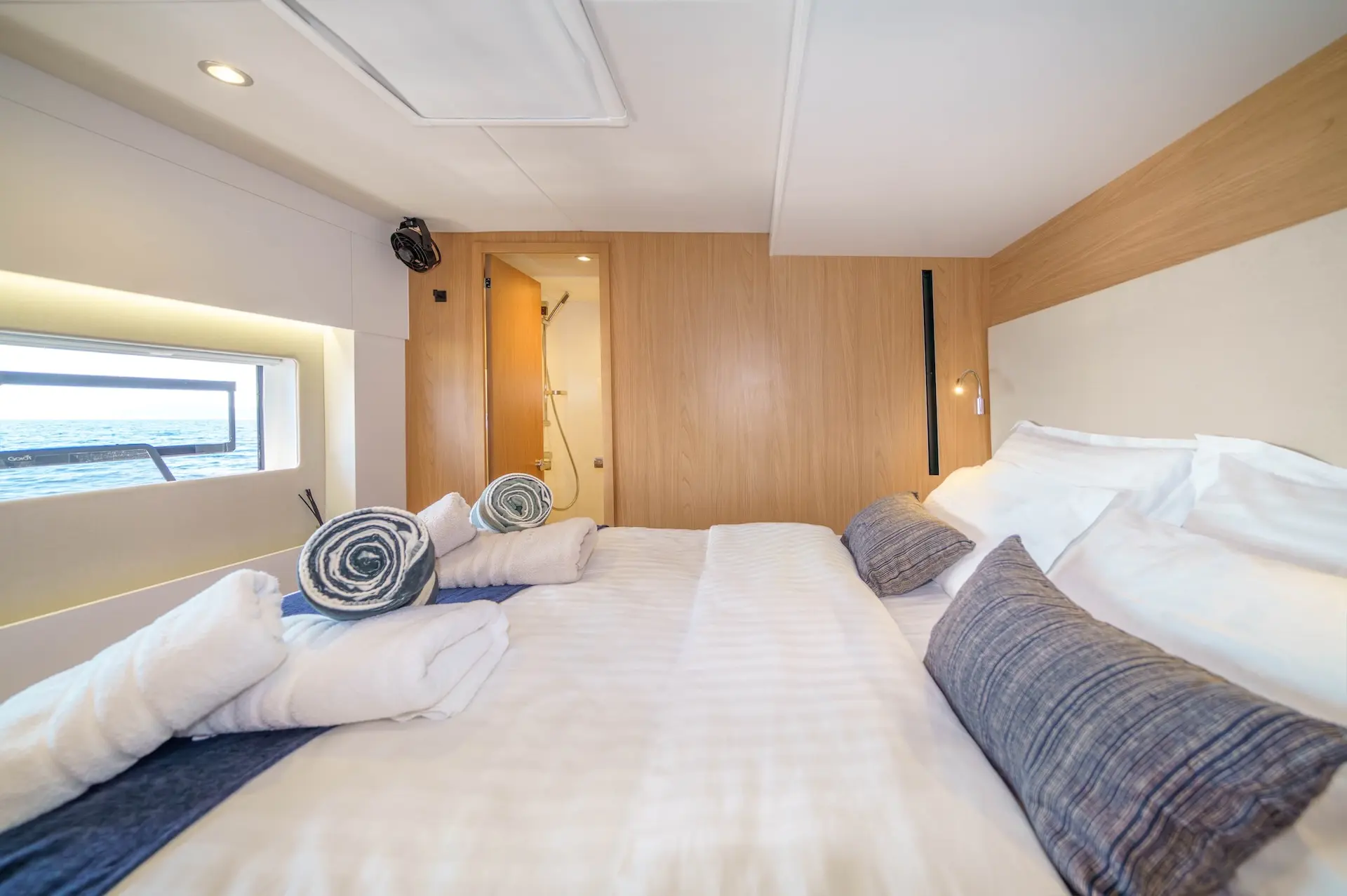luxury yacht charter farben cabin