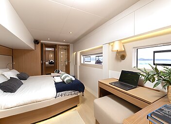 yacht charter farben master cabin