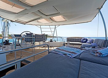 croatian yacht charter cool breeze flybridge