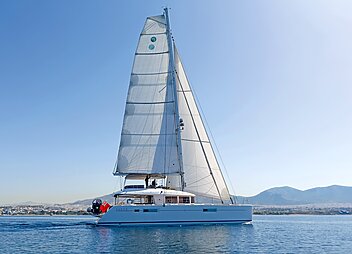 Luxury yacht charter cool breeze