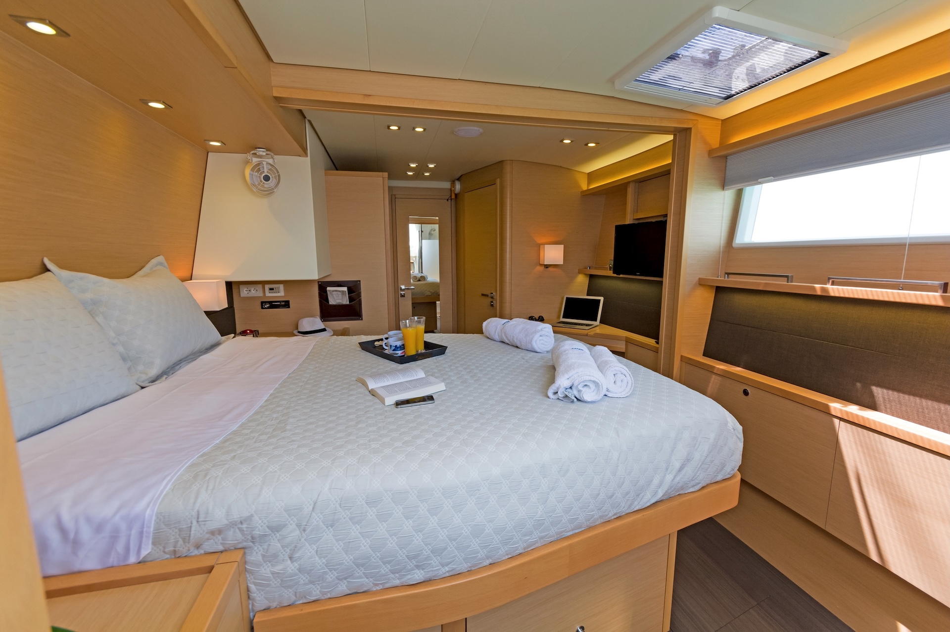 yacht charter cool breeze cabin