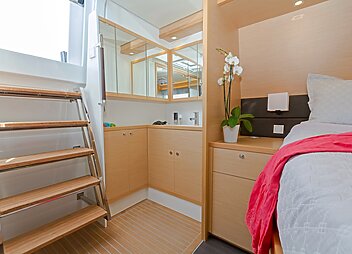 yacht charter Cool Breeze master ensuite