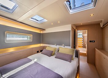yacht charter cabin 2